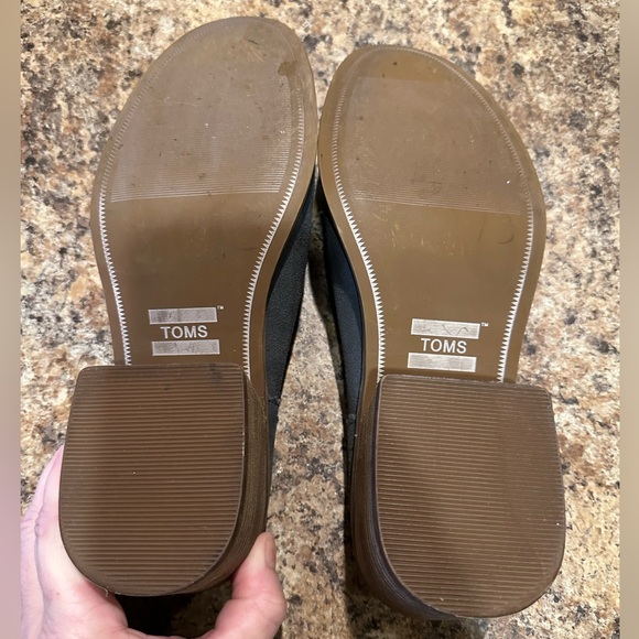 TOMS LEILA MULES Size 8 Gray Suede Stacked Block Heel Mules Slip On - Picture 4 of 9